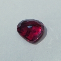 Bild 2 von 1.40 ct VS! Zartes rotviolettes 7 x 6.3 mm Rhodolith Granat Herz