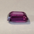 Bild 2 von 2.11ct. Red violet 9 x 5.5 mm Rhodolite Garnet Baguette