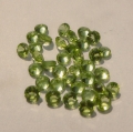 Bild 2 von 5.25 ct.  36 Stück runde grüne 3 mm  Peridote.