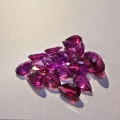 Bild 2 von 9.45 ct. 20 pieces of red 6 x 4 mm Rhodolite Garnet Pears