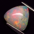 2.09 ct. Schöner 10.5 x 10.5 mm Trilliant Cabochon Welo Opal mit schönem Flash