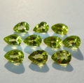 4.13 ct. 10 Stück kräftig grüne 6 x 4 mm Pakistan Peridot Tropfen