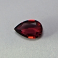 Bild 1 von 1.25 ct. Zarter roter 9 x 6 mm Rhodolith Granat Tropfen