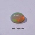 Bild 2 von 1.30 ct. Schöner weißer ovaler 9.2 x 7 mm Multi-Color Opal Cabochon
