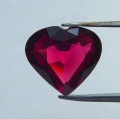 Bild 1 von 2.31 ct. Feines pink rotes 9.5 x 8.8 mm Rhodolit Granat Herz