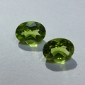 2.96 ct VS! Beatiful pair green oval 8 x 6 mm Pakistan Peridot Gemstones. Nice color !
