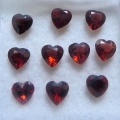 Bild 2 von 3.70 ct. 10 beatiful garnet heart gemstones from Mosambique