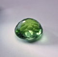 Bild 2 von 6.05 ct . Feiner grüner ovaler 10.3 x 8.5 mm Brasilien Apatit. Tolle Farbe! 