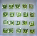 3.2 ct. 20 pieces apple green 3 mm Pakistan Peridot  Carré Gemstones. Nice color !