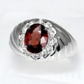 Hübscher 925 Silber Ring mit Rot- Orangen 1.95 ct. Mosambik Granat