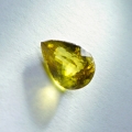 Bild 1 von 1.28 ct.  Feiner gelblich grüner 7.8 x 5.6 mm Titanit Sphen Tropfen