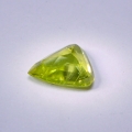 Bild 2 von 2.29 ct. Gelblich Grüner 14.8 x 13 mm Triangel Titanit Sphen