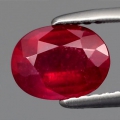 1.36 ct. Toller Top Roter ovaler 7.5 x 5.7 mm Mosambik Rubin (Neue Beh.Methode)
