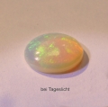 Bild 2 von 2.38 ct. Feiner weißer ovaler 12.3 x 10.3 mm Multi-Color Opal Cabochon