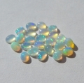 Bild 2 von 2.4 ct. 24 Pieces white oval 4 x 3 mm Multi-Color Ethiopia Opal Cabochons