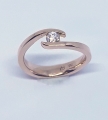 Exklusiver 750 Rosé-Goldring mit Brillant 0.275 ct