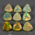 2.35 ct  9 St facettierte Triangel Multi-Color Yita Ridge Opale mit klasse Flash