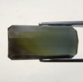 Bild 2 von 4.05ct .  Dunkelgrüner unbeh. 14.9 x 7.6 mm Mosambik Turmalin im Smaragdschliff
