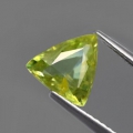 1.44 ct  Toller unbeh. Gelblich Grüner Triangel Titanit Sphen Edelstein