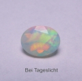 Bild 2 von 1.20 ct.  Schöner  facett. ovaler 9 x 7 mm Multi-Color Äthiopien Opal