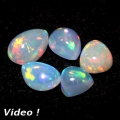 2.23 ct. 5 Stück bezaubernde Multi-Color WELO Opale mit tollem Farben- Flash