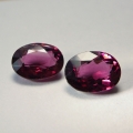 2.85 ct. Perfekt pair of red purplish 8 x 6 mm  Rhodolite Garnet Gemstones