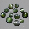 2,08 ct 12 pieces unheated. Green 2.3 - 3.6 mm Alexandrite Cat's Eye, 100% nat.