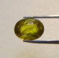 2.05 ct. Ovaler grün gelber  7.8 x 6 mm Madagaskar Grossular Granat