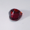 Bild 2 von 1.41 ct.  Augenreines orangrotes Herz 6.4 x 6.1 mm Spessartin Granat
