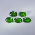 Bild 1 von 2.36 ct. 5 Stück ovale natürl. 6 x 4 mm Chrom Diopsid Edelsteine