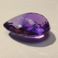 Bild 2 von 21.79 ct.  Schöner violetter 23.2 x 16.2 mm Amethyst Tropfen