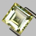 2.43 ct. VVS! Fine Lemon Yellow 8 x 8 mm Brazil Carré Beryll