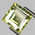 2.43 ct. VVS! Feiner Lemongelber 8 x 8 mm Brasilien Carré Beryll