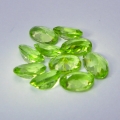 Bild 2 von 4.5 ct VS! 10 pieces fine green oval 6 x 4 mm Pakistan Peridot Gemstones. Nice color !